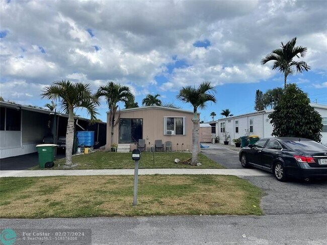 Building Photo - 5300 SW 25th Terrace