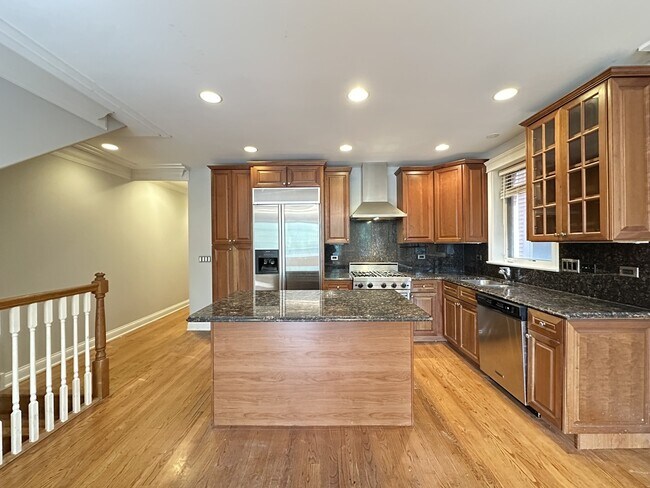 Foto del edificio - 3721 N Clifton Ave