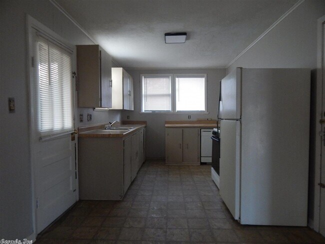 Foto del edificio - 8504 Westwood Ave