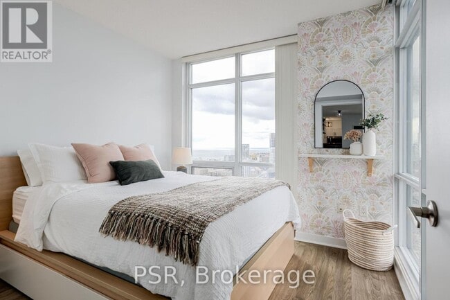 Building Photo - 11 Brunel Ct