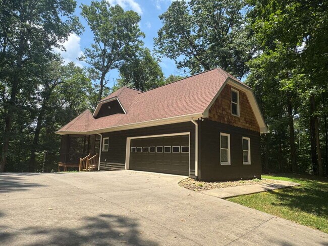 Foto del edificio - Beautiful Home Available Immediately in Se...