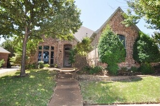 Building Photo - 7800 Forest Hills Ct