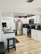 Building Photo - 2640 NE 10th Terrace Building Photo - 2640 NE 10th Terrace