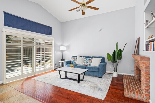 Building Photo - 5001 Rogue Water Ct