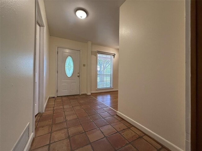Building Photo - 10607 Clematis Ln