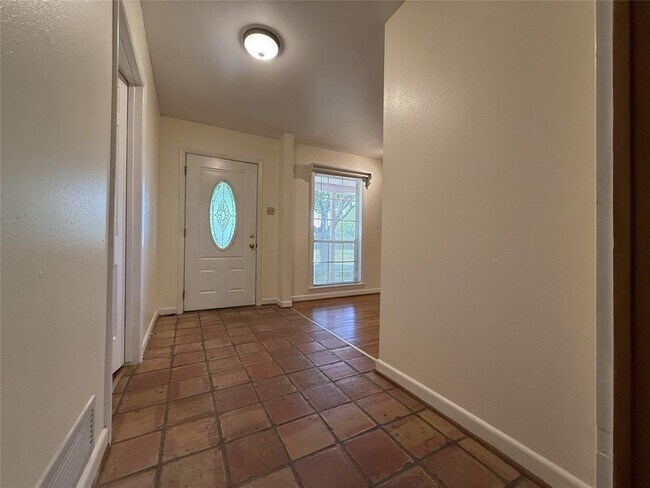 Foto del edificio - 10607 Clematis Ln