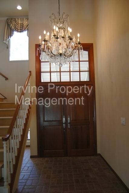 Building Photo - 13101 Cottonwood Dr