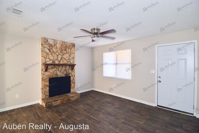 Foto del edificio - 3 br, 2 bath House - 3032 Mistletoe Avenue