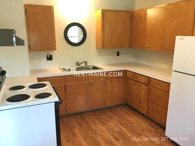 Building Photo - 14 Coldbrook Rd