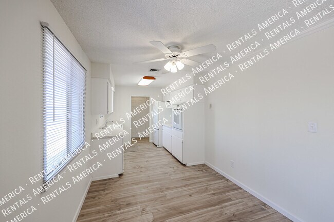 Foto del edificio - 3704 S Terrace Rd