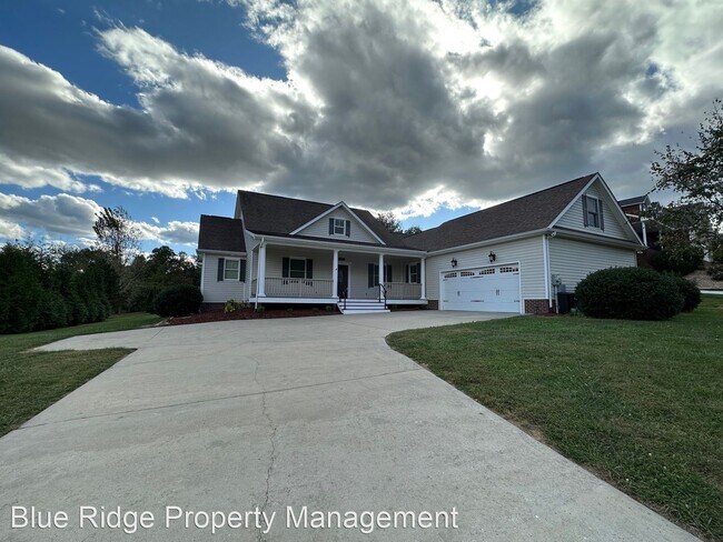 Foto del edificio - 4 br, 3 bath House - 707 Victoria Lee Way