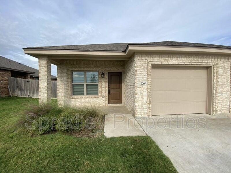 206 Juniper Dr, Troy, TX 76579 Condo for Rent in Troy, TX