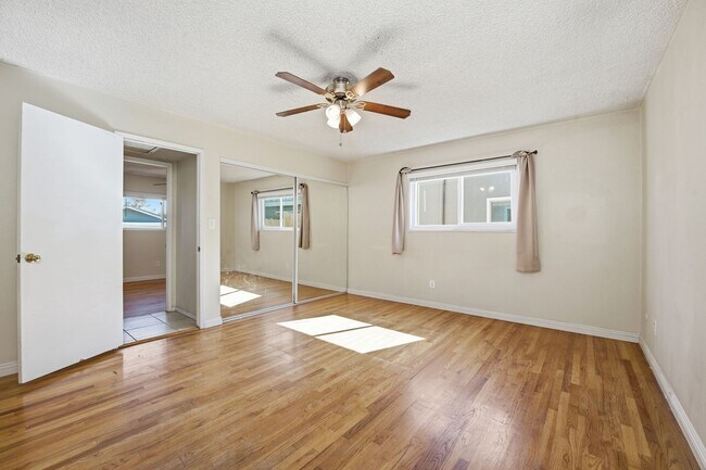 Foto del edificio - Major upgrades before move in!