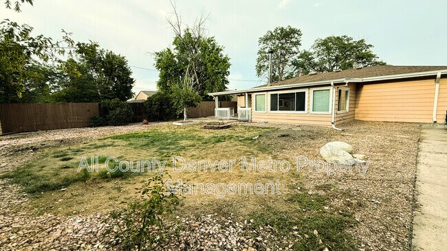 Building Photo - 273 S 13th Ave