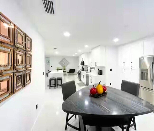 Foto del edificio - 301 SW 136th Ct
