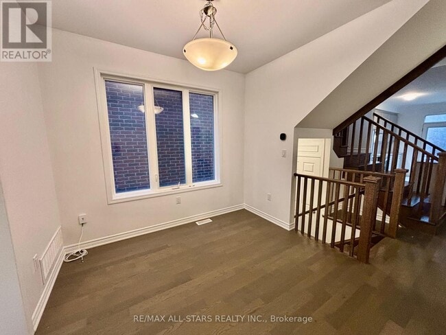 Building Photo - 45 Ennerdale St