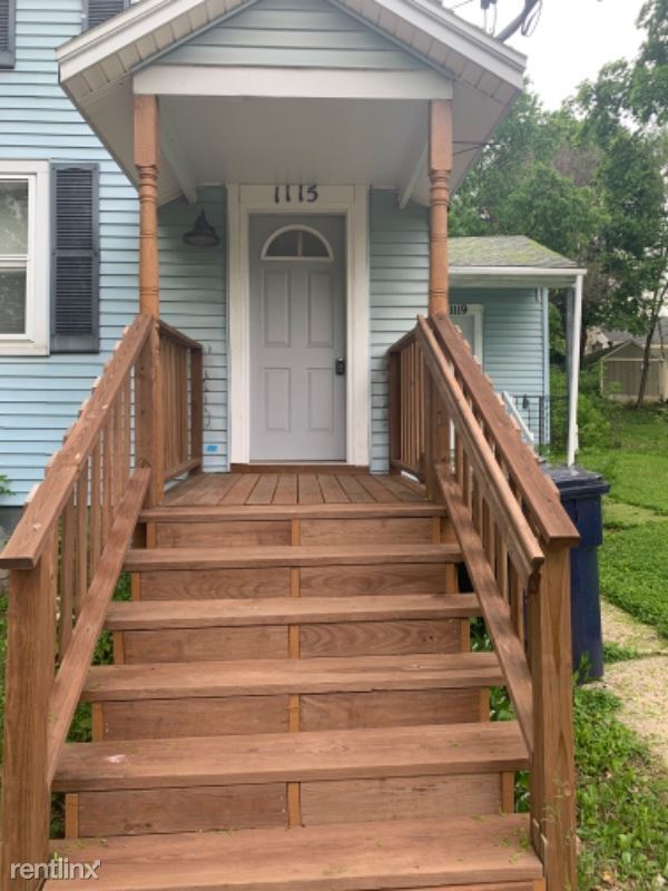 Foto principal - 2 br, 1 bath Apartment - 1115 E Racine St