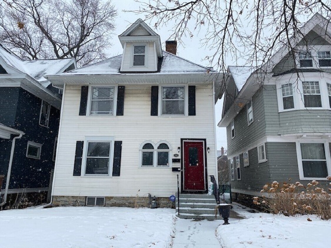 Primary Photo - 1032 Ashland Ave
