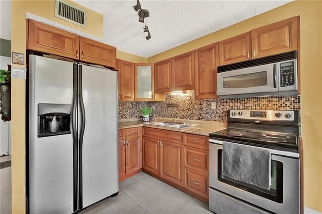 Foto del edificio - 9311 SW 4th St