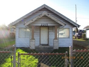 Building Photo - 2215 Simpson Ave