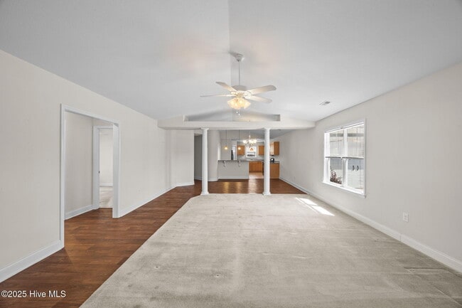 Building Photo - 408 Elsmore Dr