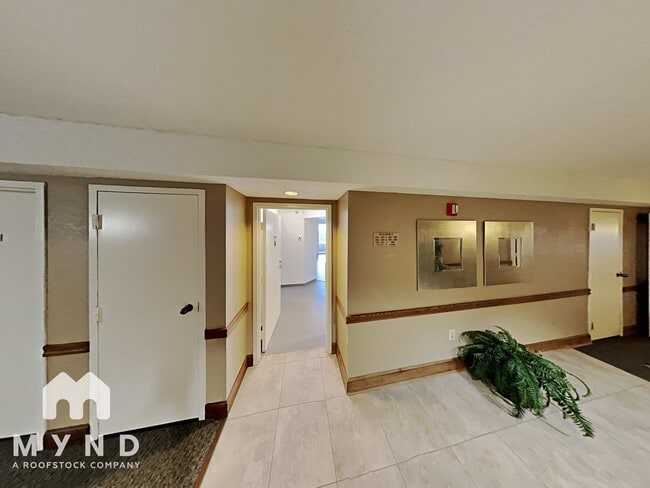 Building Photo - 2333 Feather Sound Dr