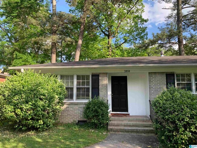 Building Photo - 3959 Montclair Rd