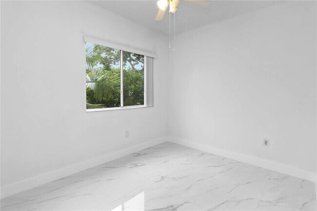 Foto del edificio - 7085 Nova Dr