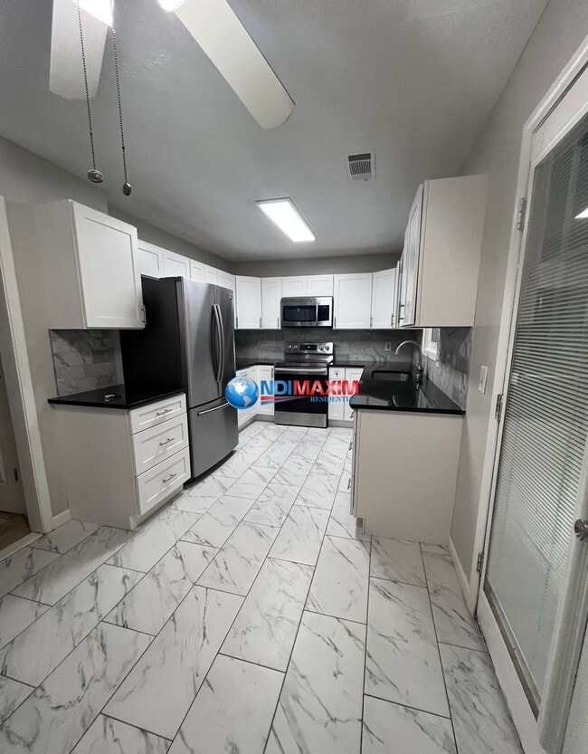 Foto del edificio - COMING SOON! Renovated home in central Lawrenceville