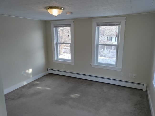 Building Photo - 143 Chestnut St