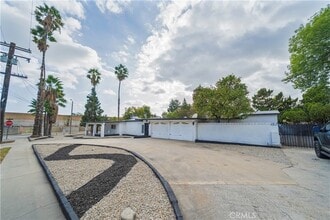 Building Photo - 147 E Central Ave