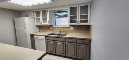 Building Photo - 2527 Meandering Trail