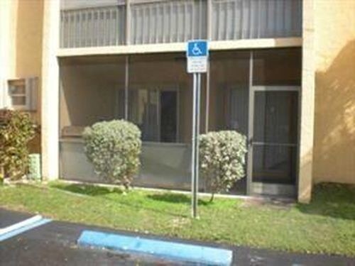 Foto del edificio - 8401 SW 107th Ave