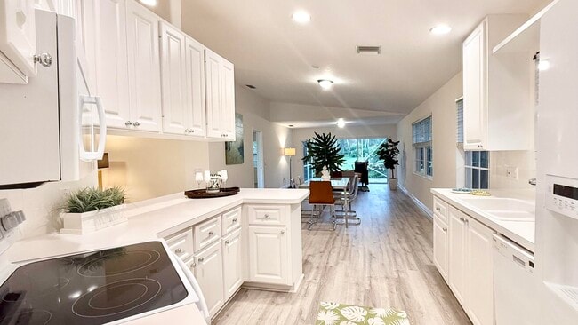 Foto del edificio - 2861 Livingston Ln