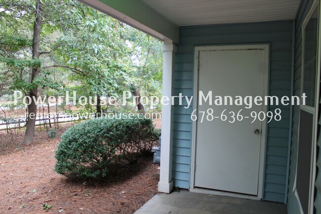 Building Photo - Spacious Garden Condo with upgrades