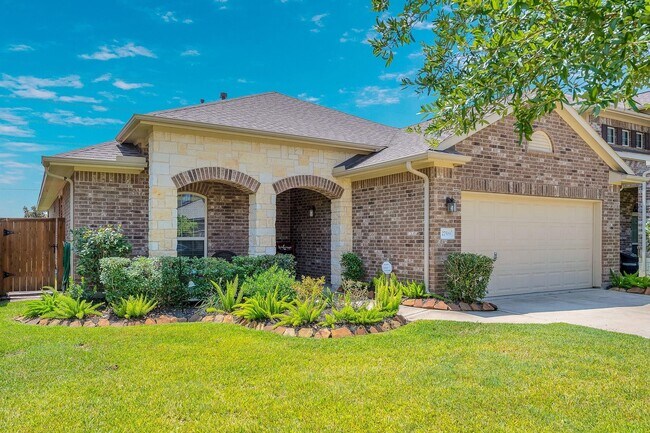 Building Photo - 27519 Gracefield Ln