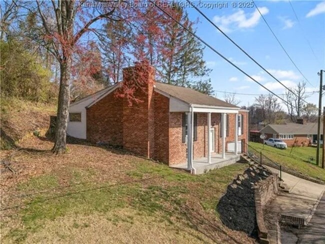 Foto del edificio - 3 bed 2.5 bath single family home