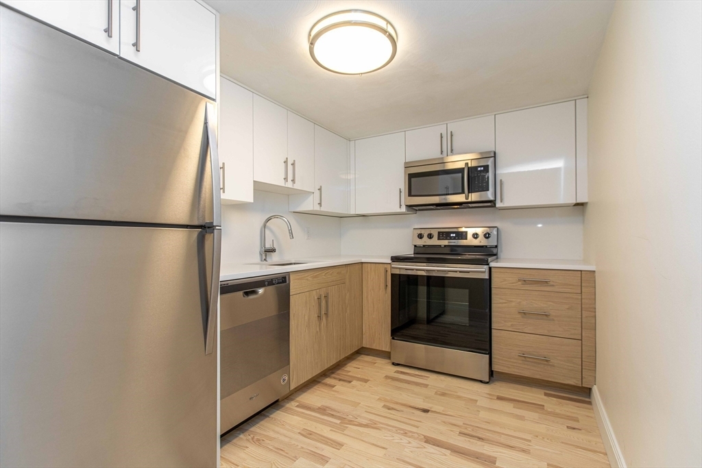 Primary Photo - 278 Beacon St