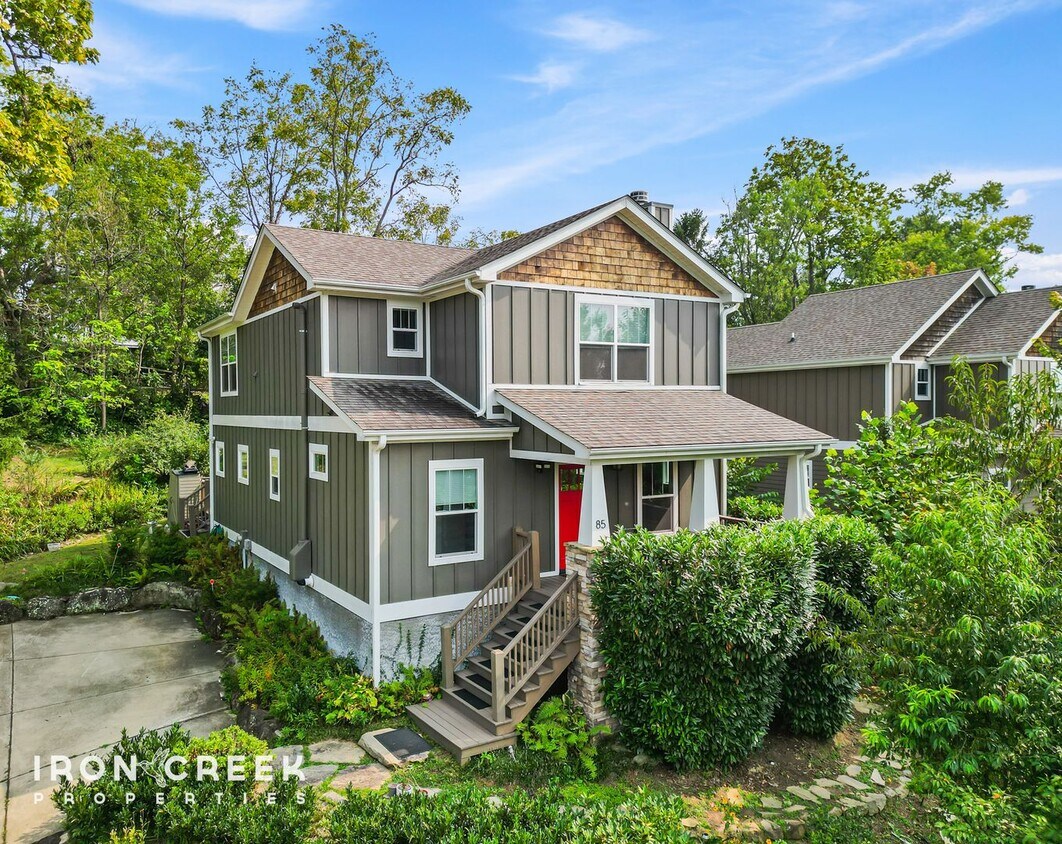 Primary Photo - Elegant Contemporary Home in North Asheville