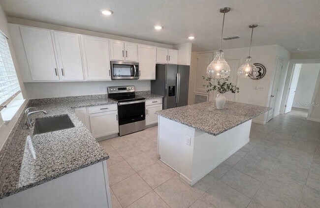 Foto del edificio - 433 Summer Grv Ln