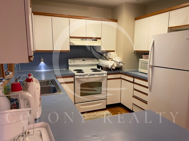 Building Photo - 222 Woodland Dr