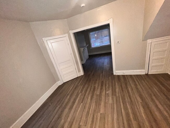 Building Photo - Contemporary Three Bedroom Private Townhom...