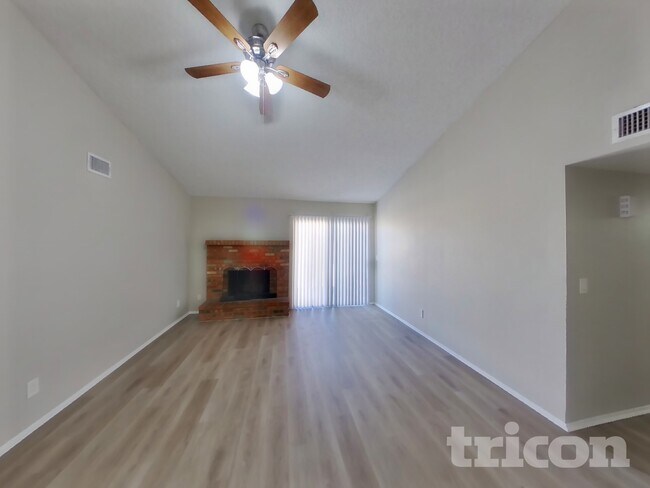 Foto del edificio - 6826 W Cholla St