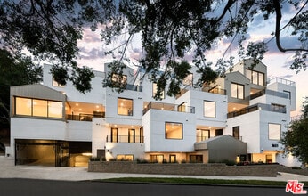 Building Photo - 3659 1/2 Regal Pl