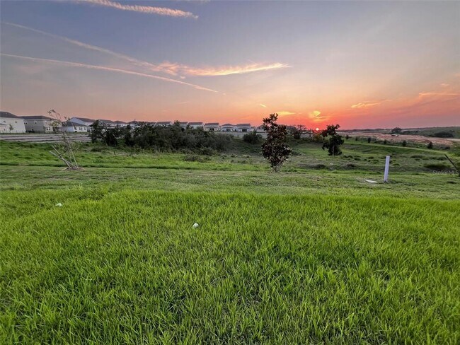 Foto del edificio - 7833 Trapani Lp