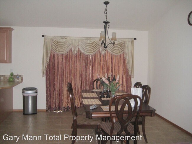 Building Photo - 3 br, 2 bath House - 219 Pinyon