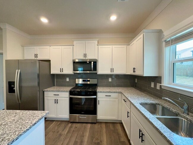 Building Photo - 10811 Upland Dr