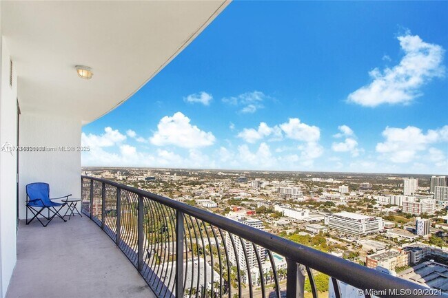 Foto del edificio - 1750 N Bayshore Dr