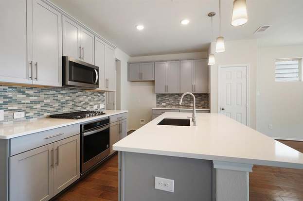 Foto del edificio - 8647 Cedardale Park Dr