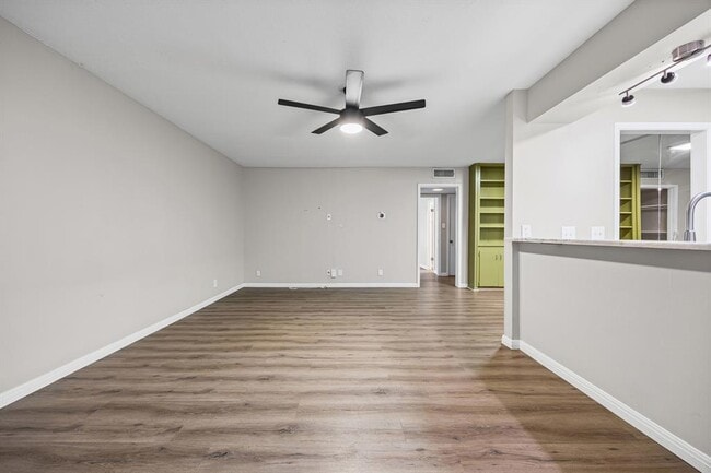 Building Photo - 1240 Barton Hills Dr